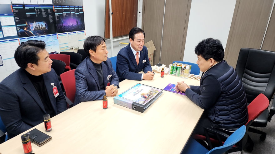 2. 홍천군민 모두가 꿈꾸는 용문홍천 광역철도책자, 국회전달 (2).jpg