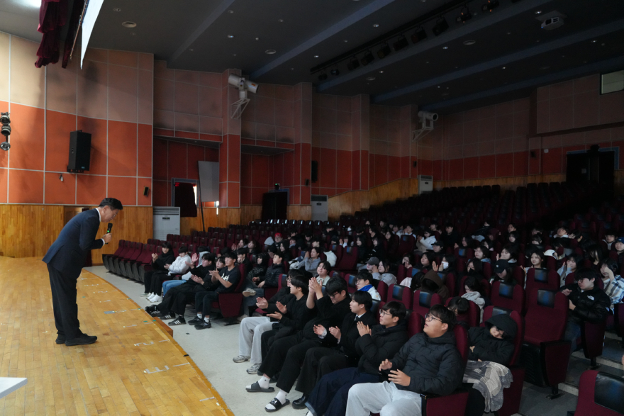 03-2 양평고 3학년 대상 명사 특강.jpg