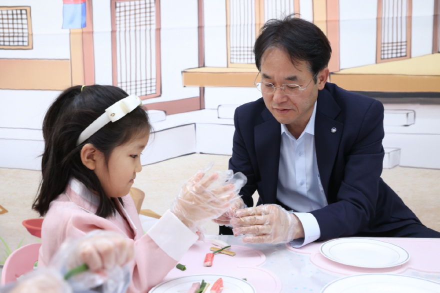 (구와동)1. 고양시, 설 명절맞이 덕양구청 직장어린이집 격려 방문 (2).JPG