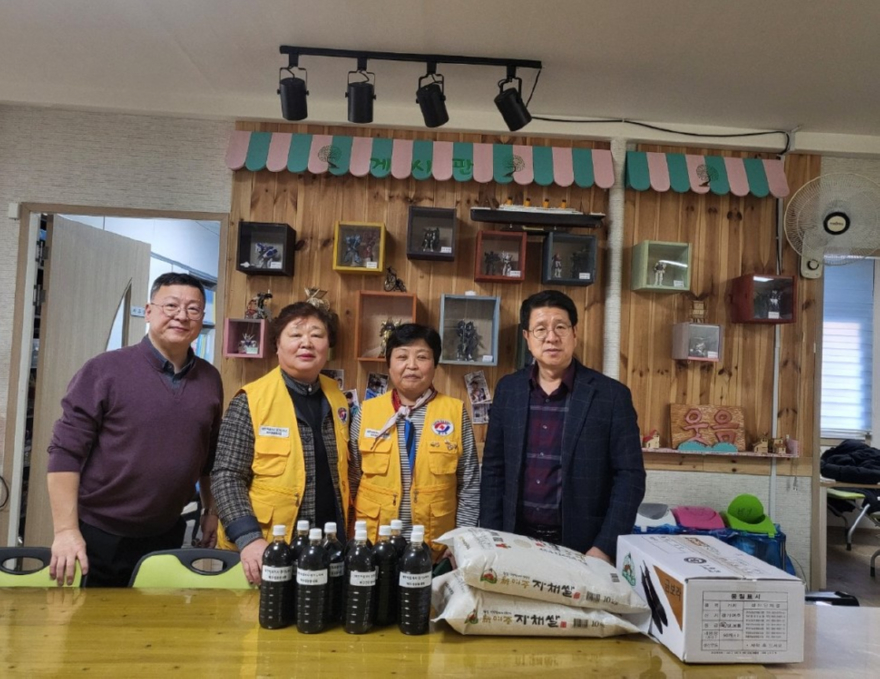 지역04-대한적십자사 경기도지회 여주점동봉사회'맛간장 30통'기부로 따뜻한 나눔 실천(2).jpg