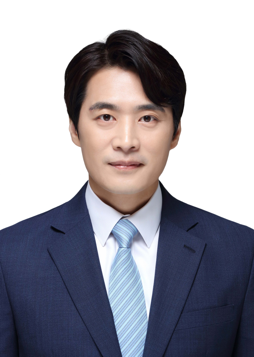 한준호_의원님_프로필_사진(보도자료용).jpg