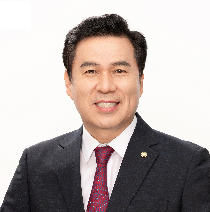 김구영사진.png 2.png  3.png4.png5.png