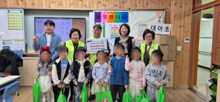 07-2 양서면 지역사회보장협의체 도서 지원.jpg