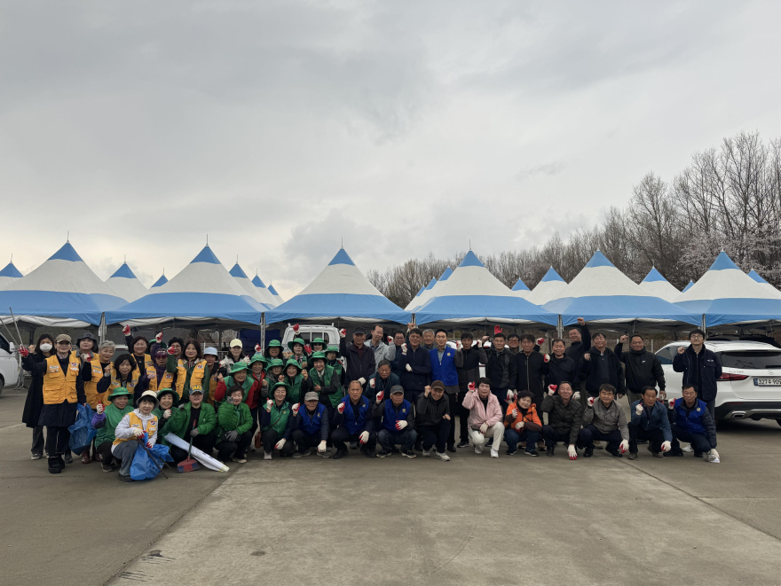 지역01-흥천면, 벚꽃축제 맞이 환경정화 활동 실시(1).jpg