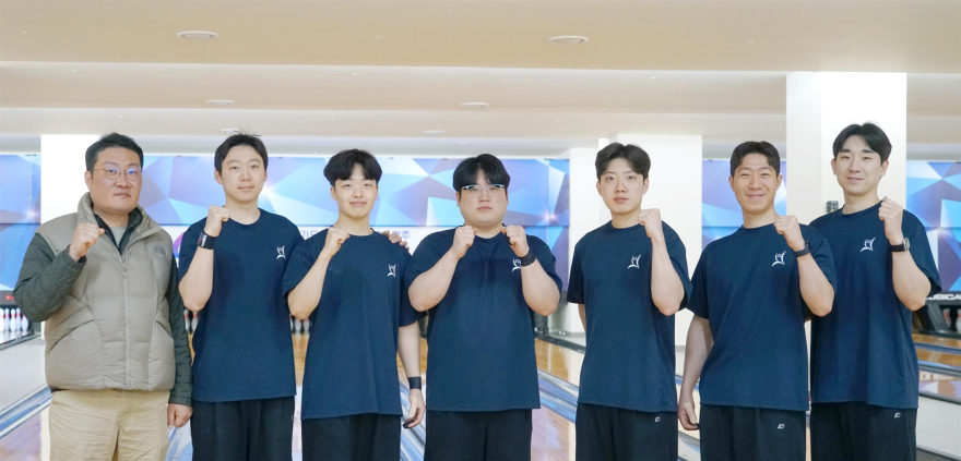 “광주의 명예 걸고 스트라이크!”... 경기도체육대회 5연패 향한 ‘무적’ 광주시청 볼링팀의 거침없는 질주 (사진 왼쪽부터 김영선 감독~.jpg