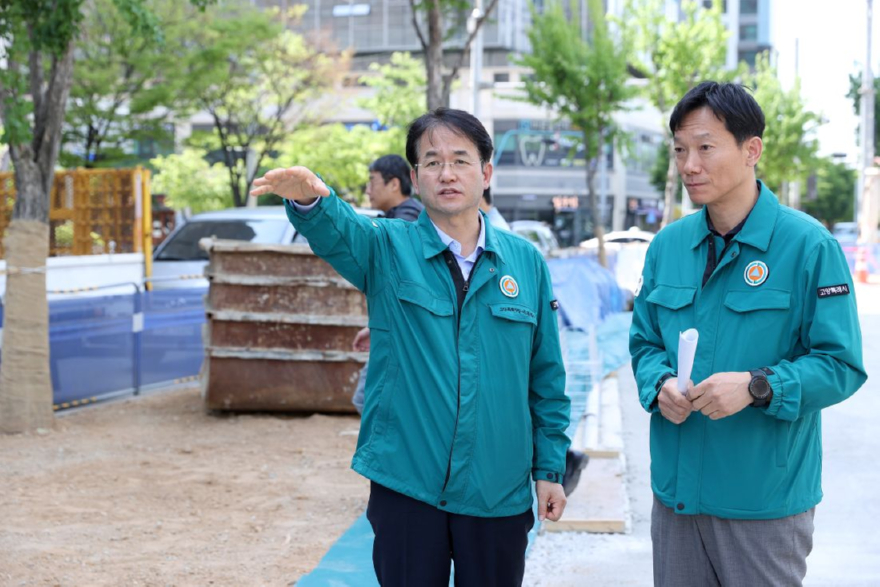 2. 고양시, 보도정비사업 현장 안전점검 추진 (2) 대화동 라온길.jpg