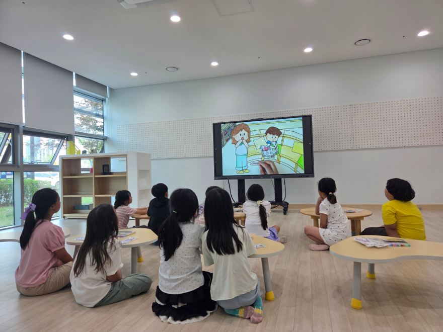 01-2 도서관과 함께 책 읽기 공모사업.jpg