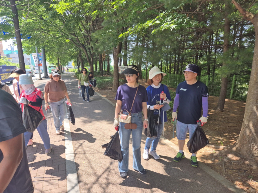 (구와동)3.고양시 중산2동 주민자치회, 6월 마을환경 정화활동 추진.jpg