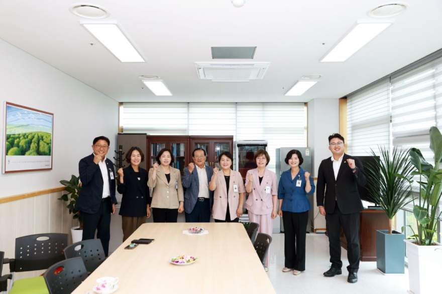 2. 노인회 양평군지회 방문 (단체사진).jpg