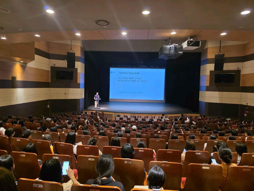 1 하정훈 박사 초청 부모교육.jpg