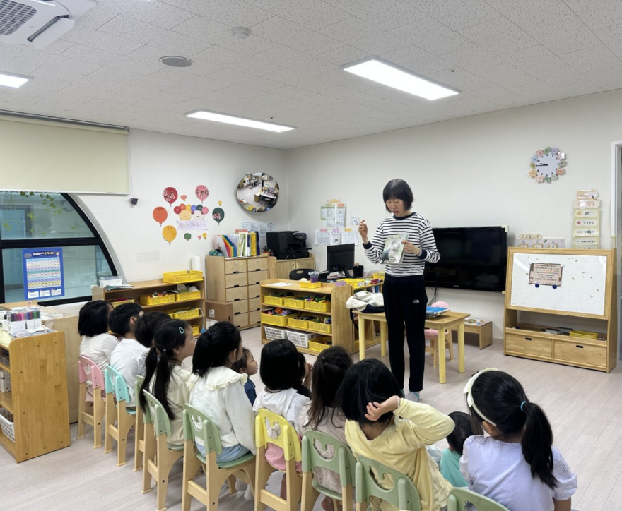 1. 고양시 도서관, 신중년 일자리‧맞춤형 독서로 문화복지 넓힌다 (1) 북스타트 매니저 프로그램 (영유아 대상).jpg
