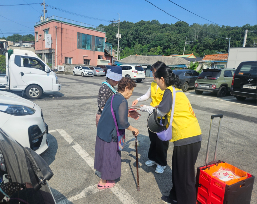 03-여주시치매안심센터, 대신시장 일원에서 치매예방 및 인식개선 캠페인 실시(1).jpg