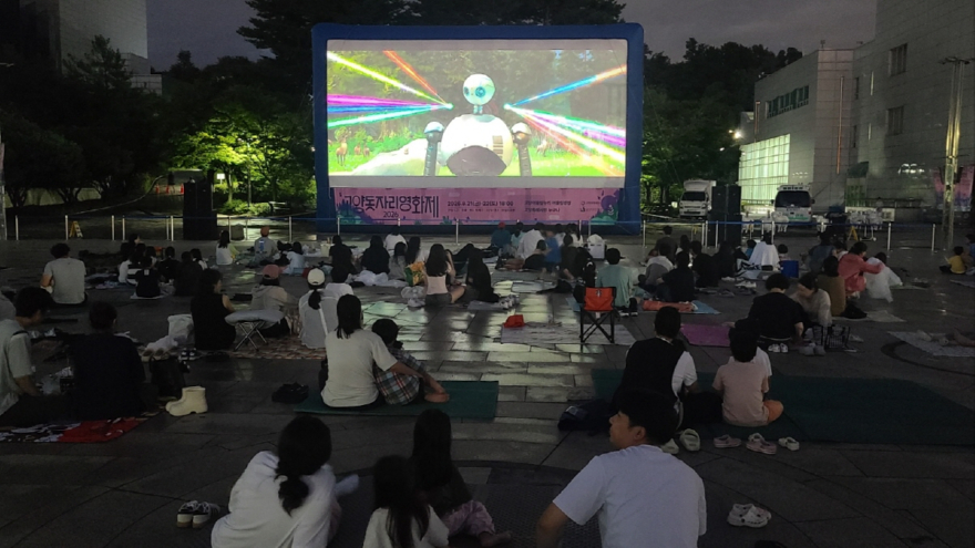 2. 고양시, ‘2026 고양돗자리영화제’ 성황리에 마쳐.jpg