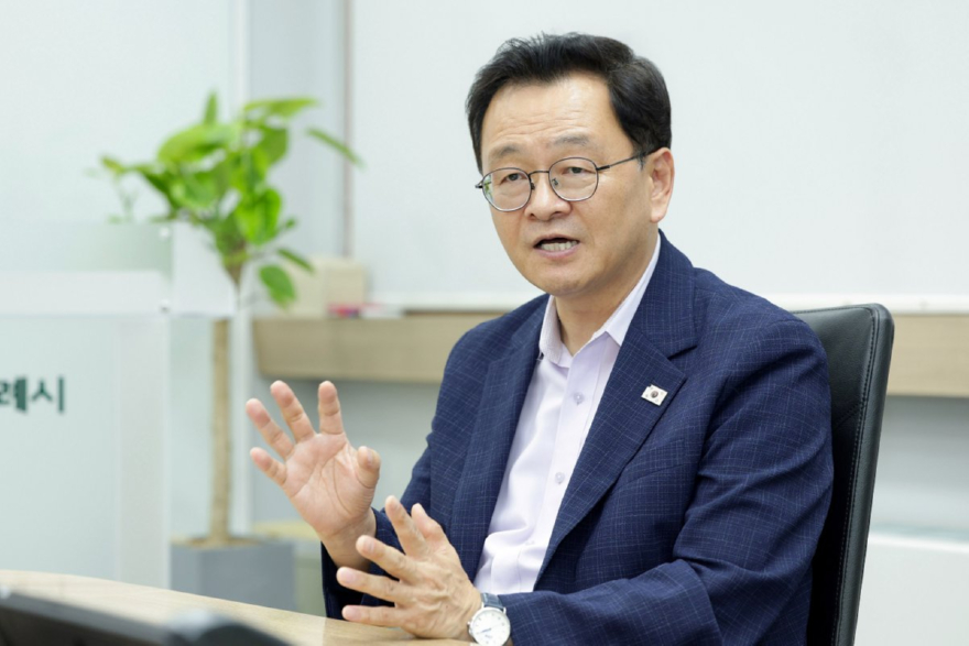 1-1. 민경선 고양특례시장.jpg