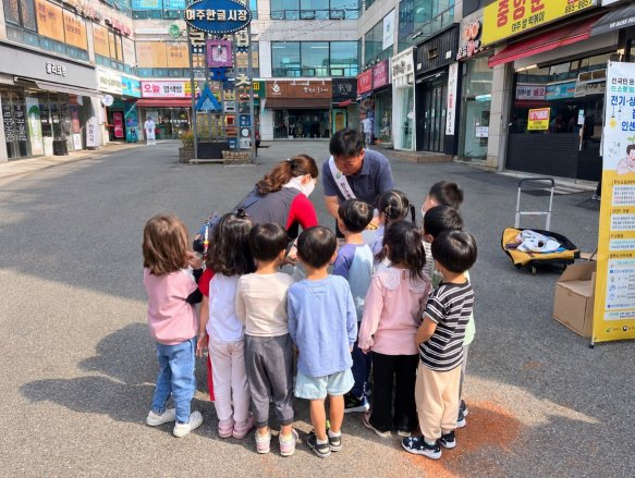 01-여주시, 가을맞이 여주5일장 「탄탄여주 탄소중립 캠페인」실시(1).jpg