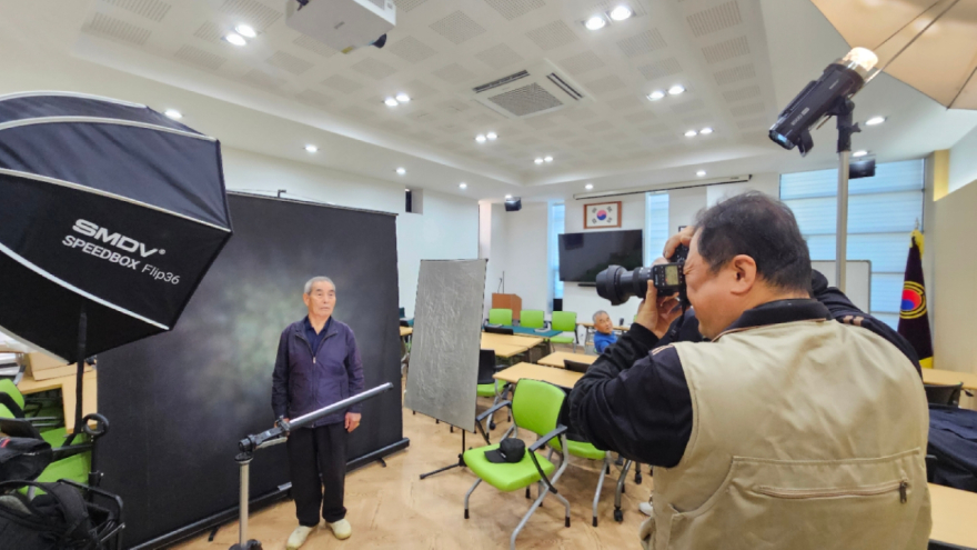 09 한국자유총연맹양평지회 단월분회 장수사진 촬영.jpg