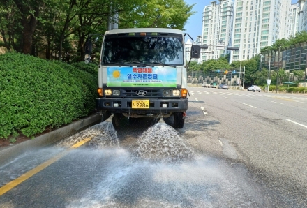 고양시 일산동구, 폭염중대경보 발령에 살수차 긴급 투입